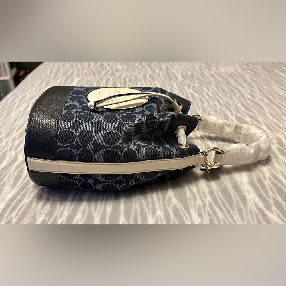 ๐๐ Coach Denim Blue Pride Dempsey Bucket Bag ๐๐ - Picture 4 of 13